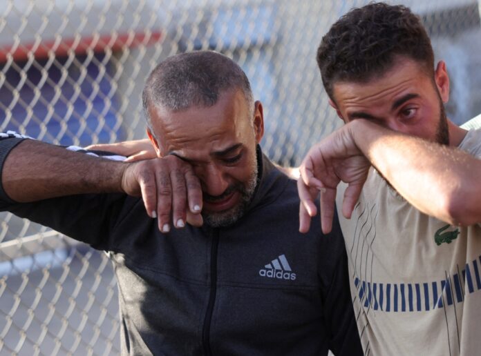 jaulas,-tuneles-y-fosas:-familiares-de-exrehenes-en-gaza-cuentan-su-duracion-de-detencion