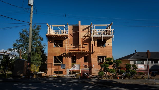 public-backlash-to-‘gigantic’-multiplex-homes-in-burnaby-has-council-scaling-back