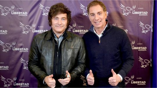 milei-huye-de-la-campana-de-la-provincia-de-buenos-aires-y-deja-a-santilli-solo-para-la-recta-final