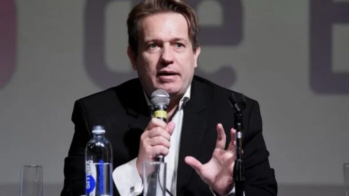 incomodo-momento-del-biografo-de-milei-durante-un-streaming:-“adiccion-sexual-en-hombres”