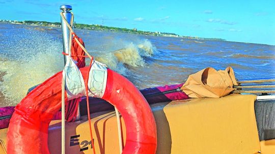 claves-para-navegar-seguro-con-viento-y-espuma