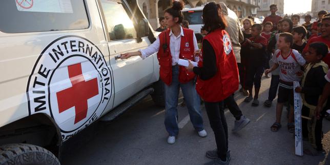 en-directo,-gaza:-israel-dit-avoir-recupere-deux-corps-d’otages,-restitues-par-l’intermediaire-de-la-croix-rouge