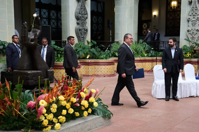 la-sombra-de-el-salvador,-el-impulso-de-washington:-guatemala-recurre-a-las-herramientas-terroristas-contra-las-pandillas