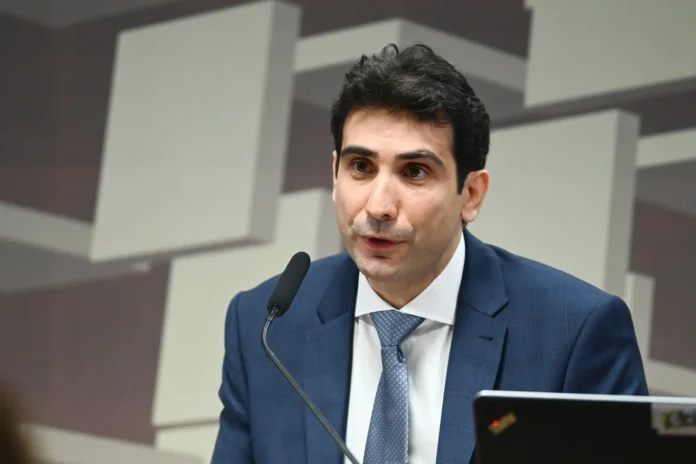 el-banquero-central-de-brasil-envia-una-senal-clara:-la-inflacion-esta-cayendo,-pero-la-paciencia-es-clave