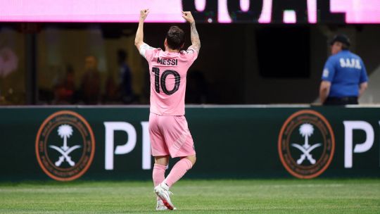 lionel-messi-firma-un-nuevo-contrato-con-el-inter-miami-y-extiende-su-estadia-hasta-2028