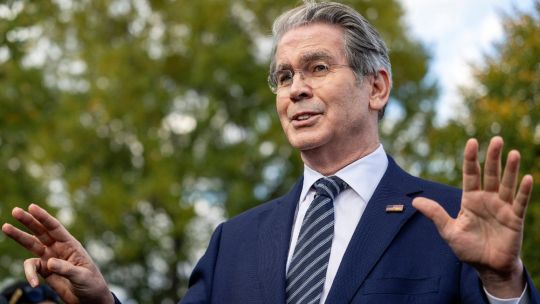 bessent-interviene-para-proteger-ganancias-de-inversionistas-amigos-en-argentina