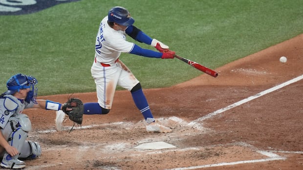 blue-jays-dominate-dodgers-11-4-in-game-1,-make-world-series-history-with-pinch-hit-grand-slam