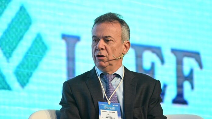 la-advertencia-de-daniel-artana-sobre-la-estabilidad-cambiaria-actual:-“es-un-equilibrio-precario”