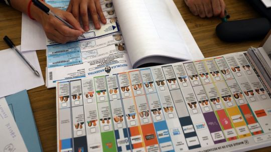 los-argentinos-votaron-en-la-eleccion-decisiva-de-milei