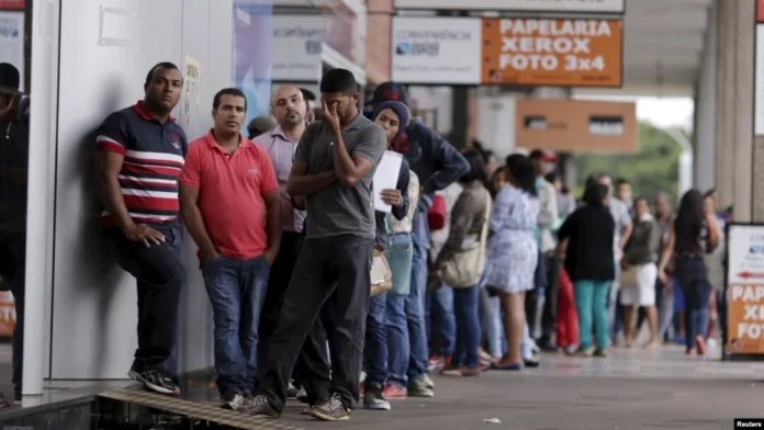 ¿del-salvavidas-a-la-responsabilidad?-el-aumento-del-bienestar-social-en-brasil-pone-en-riesgo-el-empleo-y-la-inversion