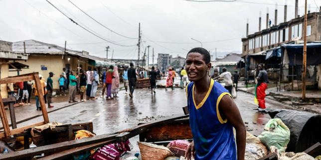 en-camerun,-la-victoria-disputada-por-paul-biya-para-un-huitieme-mandat-avivar-las-tensiones