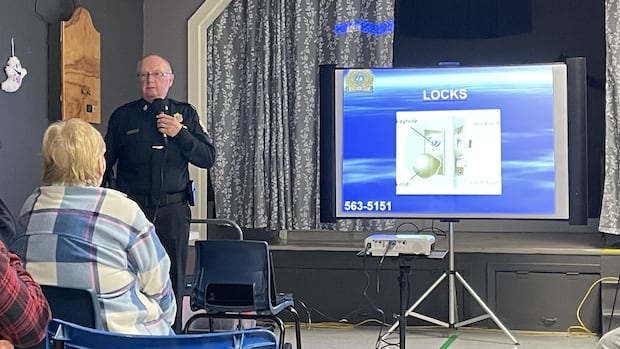 police-meet-with-locals-after-thefts,-break-ins-in-point-edward