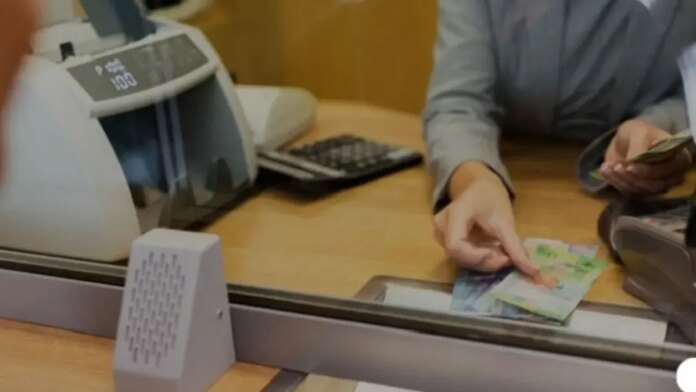 paritarias-de-bancarios:-cuanto-cobraran-en-noviembre-de-2025-tras-el-ultimo-acuerdo