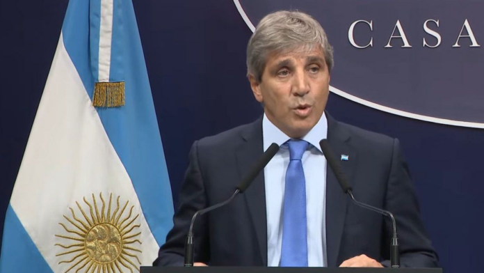 tras-el-triunfo-en-las-elecciones,-luis-caputo-apunto-contra-la-oposicion:-“quedo-en-evidencia-el-riesgo-kuka”