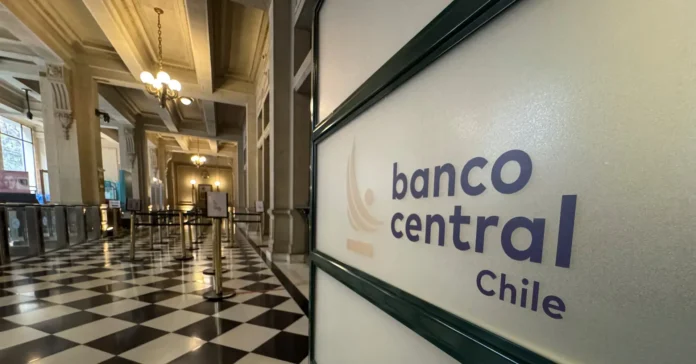 el-banco-central-de-chile-mantiene-las-tasas-estables-en-medio-de-persistentes-temores-inflacionarios