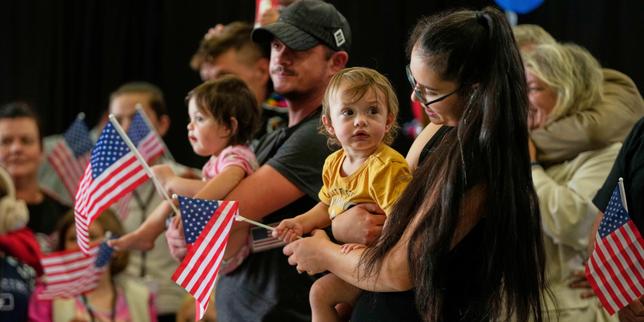 les-etats-unis-redujeron-drasticamente-la-llegada-de-los-refugiados,-privilegiando-a-los-afrikaners