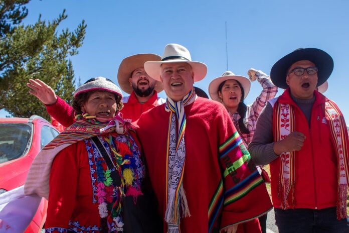ahora-nacion-presenta-su-plancha-presidencial-encabezada-por-alfonso-lopez-chau