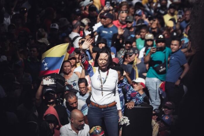 equipo-de-maria-corina-machado-sobre-su-nobel:-“es-tributo-a-un-pueblo-que-resistio-con-valentia”