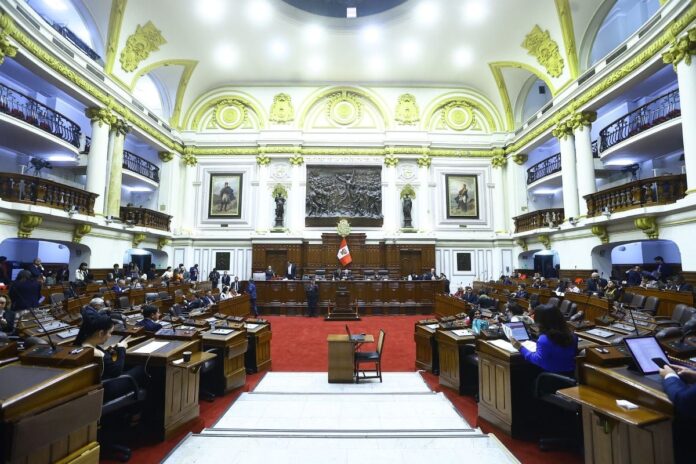 ¿que-respondieron-los-congresistas-de-diversas-bancadas-sobre-las-tarjetas-de-s/1.900-que-recibiran-en-diciembre?