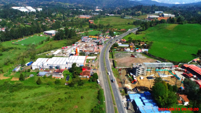 en-pleno-plan-retorno,-la-via-medellin-–-bogota-presento-un-cierre-desde-la-madrugada-de-este-lunes-a-la-altura-de-copacabana:-¿que-paso?