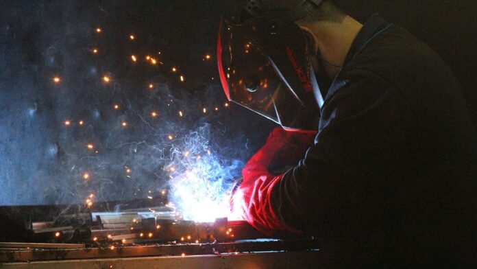 la-industria-metalurgica-volvio-a-caer-y-el-uso-de-la-capacidad-instalada-se-estanco-en-niveles-de-pandemia
