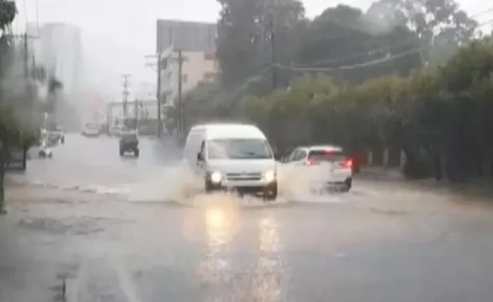 barrios-inundados-y-menos-unidades-de-transporte-deja-las-lluvias