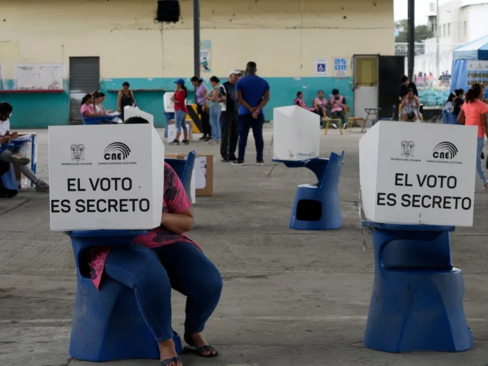 ecuador-dice-no:-votantes-rechazan-bases-extranjeras-en-medio-de-ola-criminal