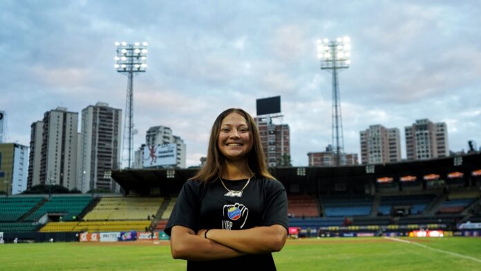 “las-mujeres-si-podemos-estar-aqui”:-wanda-rodriguez-hace-historia-detras-de-las-bases