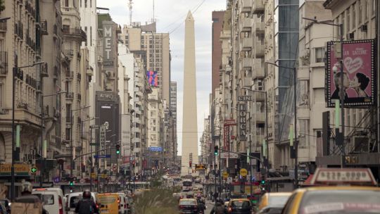 los-fondos-de-cobertura-obtienen-ganancias-en-las-apuestas-sobre-argentina-mientras-trump-interviene