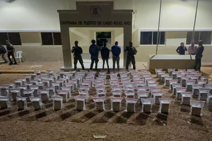 republica-dominicana-incauta-806-paquetes-de-cocaina-en-apoyo-a-la-operacion-lanza-sur-de-ee-uu