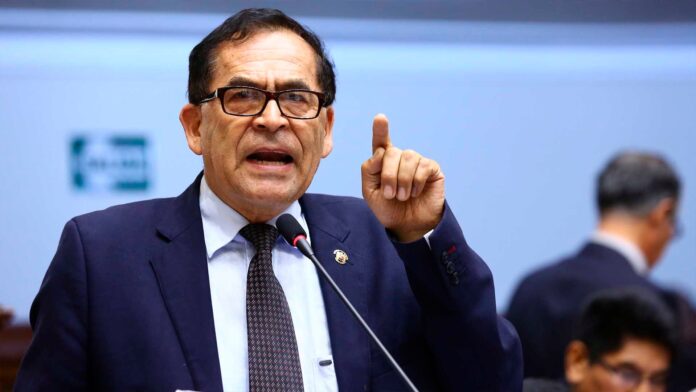 alberto-quintanilla-responde-a-vicente-alanoca:-“son-expresiones-totalmente-duras,-espero-que-se-rectifique”