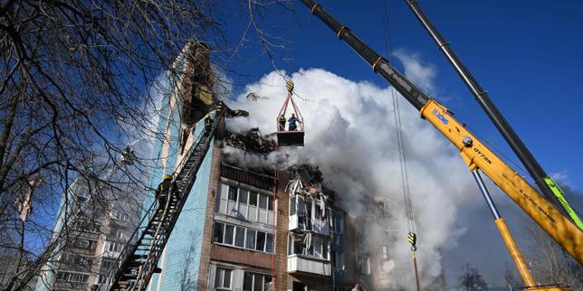 guerra-en-ucrania:-a-ternopil,-une-attaque-russe-a-fait-25-morts,-dont-3-enfants
