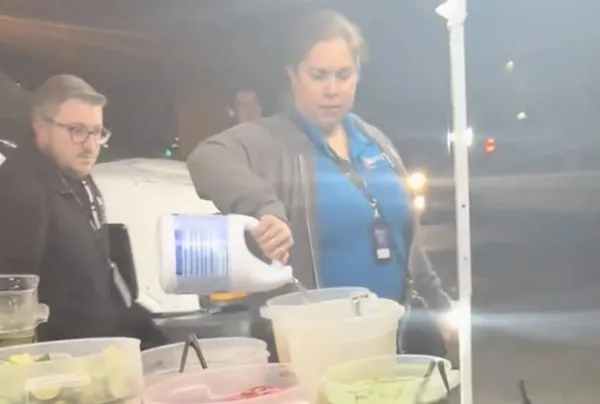 inspectora-de-salubridad-vertio-cloro-sobre-la-comida-de-un-puesto-de-latinos-en-ee-uu