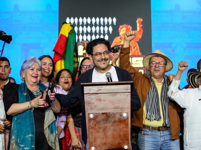 el-experimento-de-la-amplia-izquierda-en-colombia:-cepeda-sube-mientras-los-moderados-retroceden