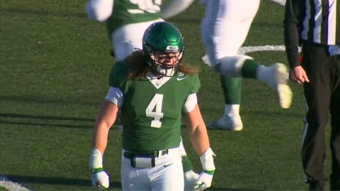 linebacker-seth-hundeby-prepares-to-play-his-final-game-in-huskies’-green-and-white
