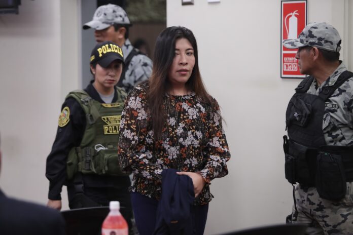 betssy-chavez:-pj-dicta-5-meses-de-prision-preventiva-y-ordena-su-captura-nacional-e-internacional