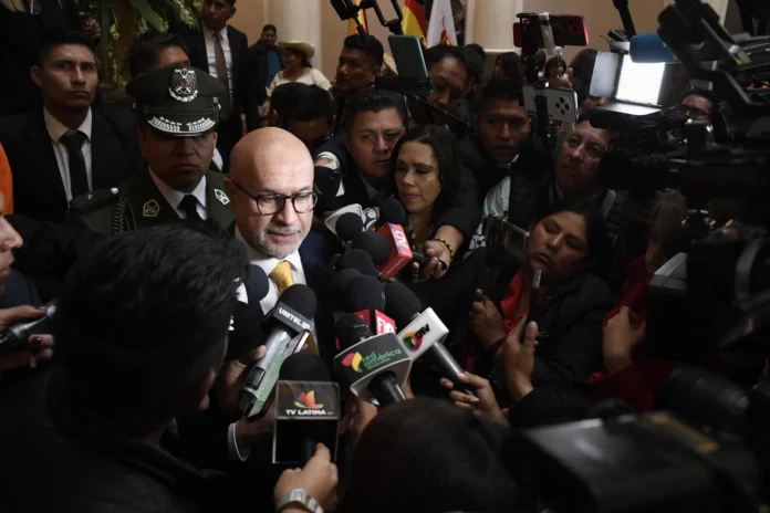 ministro-lupo-afirma-que-el-bcb-esta-en-insolvencia-total,-se-gestiona-$us-1.500-millones-para-esta-etapa