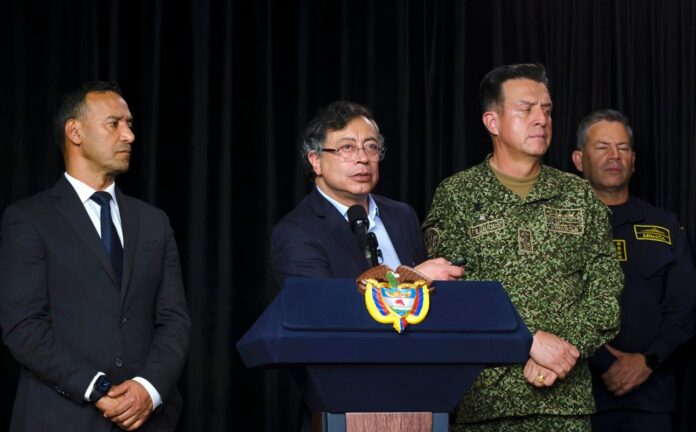 betssy-chavez:-petro-amenaza-con-retirar-su-mision-diplomatica-en-lima-si-peru-ingresa-a-la-embajada-de-mexico