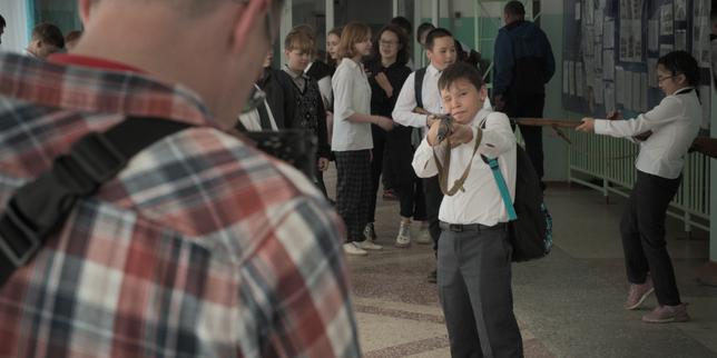 «-el-senor-nadie-contra-putin-»,-una-extension-en-la-militarizacion-de-las-escuelas-en-rusia