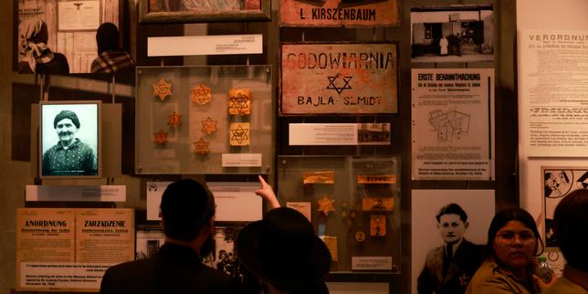 la-polonia-convoca-al-embajador-de-israel-despues-de-un-post-du-memorial-yad-vashem-sur-l’etoile-jaune