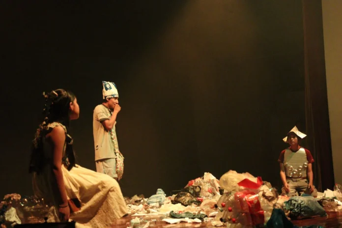 estudiantes-fomentan-la-cultura-ambiental-a-traves-del-teatro.