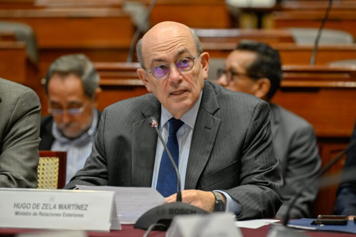 hugo-de-zela-sobre-ingresar-a-la-embajada-de-mexico:-“no-esta-previsto-en-el-derecho-internacional”