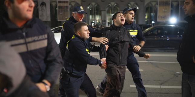 en-georgie,-el-abatimiento-y-el-impasse-despues-de-una-movilizacion-contra-el-regimen-prorusse