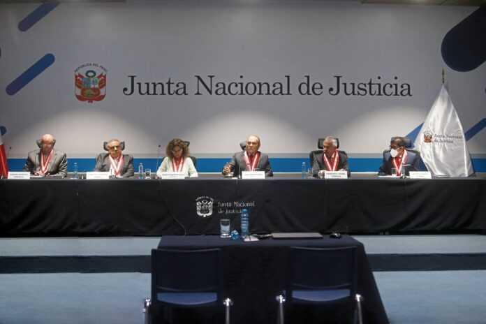jnj-presenta-proyecto-de-ley-para-elevar-los-sueldos-de-sus-miembros-a-s/42-mil-mensuales