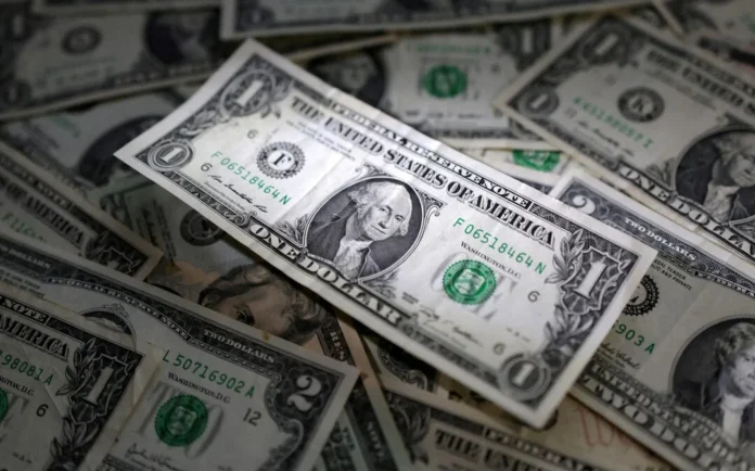 el-dolar-vuelve-a-caer-a-5,33-reales-mientras-los-datos-de-empleo-y-las-altas-tasas-atraen-a-los-inversores