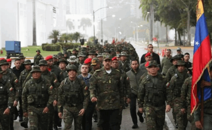 el-dictador-maduro-y-su-coro-de-generales