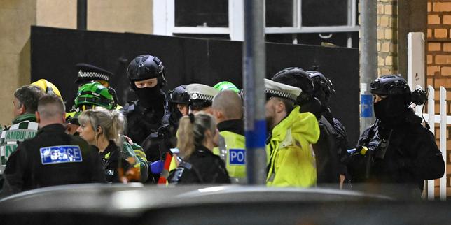 angleterre:-dix-personnes-hospitalisees,-dont-neuf-dans-un-etat-grave,-despues-de-une-ataque-au-couteau-dans-un-train-pres-de-cambridge