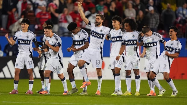 vancouver-whitecaps-win-thrilling-playoff-game-against-dallas-after-late-goal,-penalties