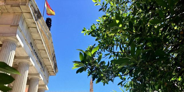 les-gardiens-de-la-langue-espagnole-a-couteaux-neumaticos