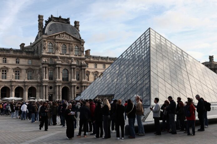 una-pareja-con-hijos-entre-los-sospechosos-del-robo-en-el-louvre